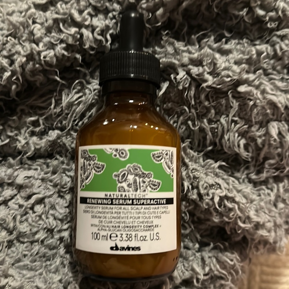 Davines Natural Renewing Serum Suoeractive.